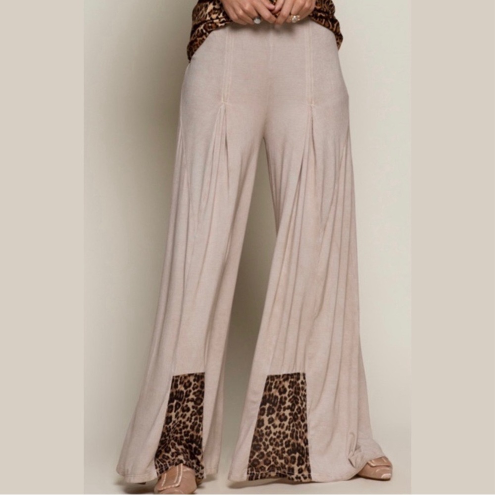 POL Wide Leg Palazzo Pants with Leopard Print Panels Bottom of Leg! - Picture 6 of 8